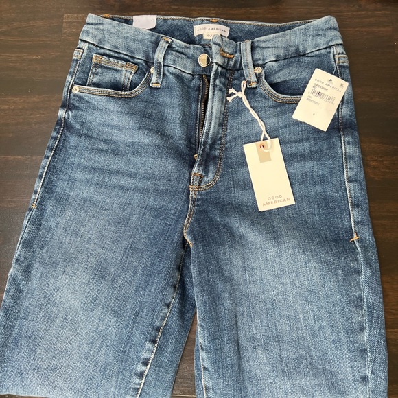 NWT Good American crop jeans - Picture 3 of 5